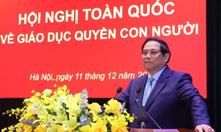 Bảo vệ quyền con người là làm cho mỗi người dân ngày càng ấm no và hạnh phúc